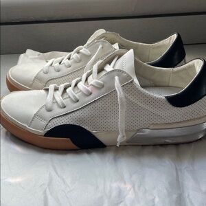 Dole Vita Leather sneakers size 9